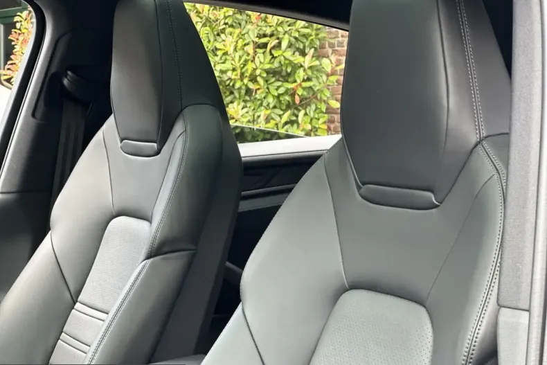 Porsche Cayenne din 2023 cu 6.200 km - oferta POR246695 - foto 10