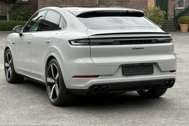 Porsche Cayenne din 2023 cu 6.200 km - oferta POR246695 - foto 19