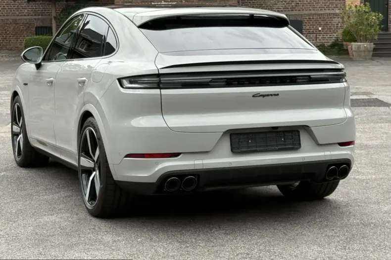 Porsche Cayenne din 2023 cu 6.200 km - oferta POR246695 - foto 21