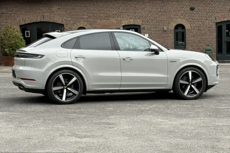 Porsche Cayenne din 2023 cu 6.200 km - oferta POR246695 - foto 27