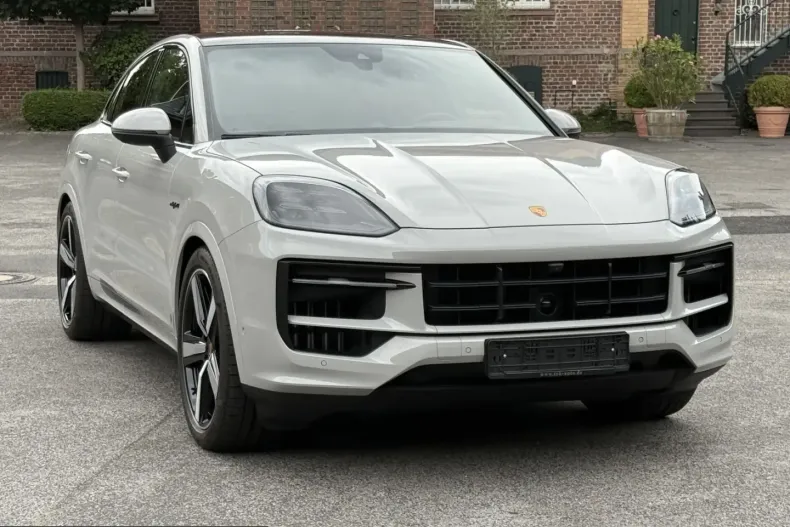 Porsche Cayenne din 2023 cu 6.200 km - oferta POR246695 - foto 28