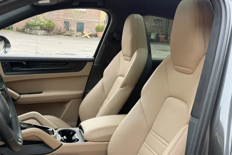 Porsche Cayenne din 2024 cu 14.700 km - oferta POR246698 - foto 4