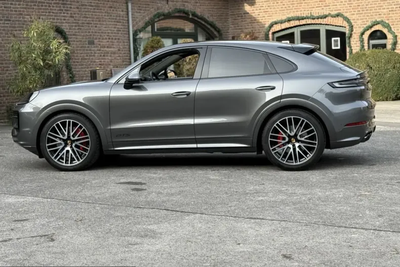 Porsche Cayenne din 2024 cu 14.700 km - oferta POR246698 - foto 25