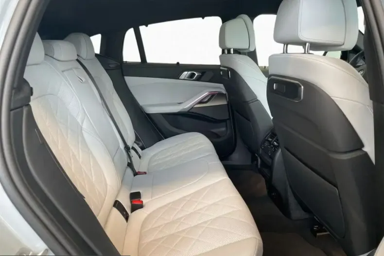 BMW X6 (Seria X) din 2024 cu 7.052 km - oferta BMW246706 - foto 10