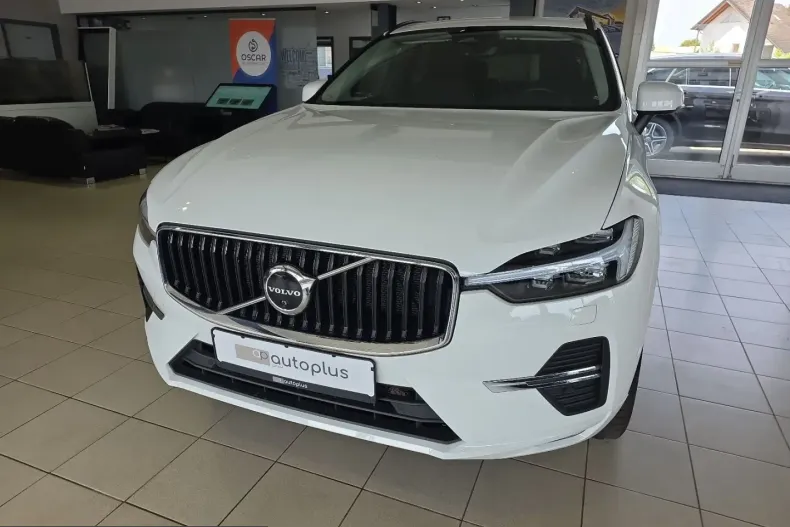 Volvo XC60 din 2022 cu 41.568 km - oferta VOL246721 - foto 3