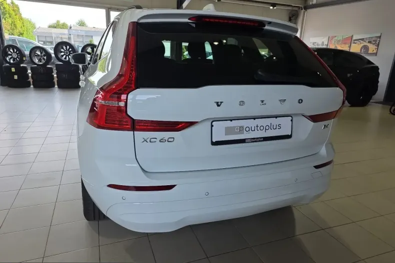 Volvo XC60 din 2022 cu 41.568 km - oferta VOL246721 - foto 9