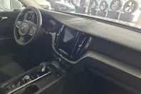 Volvo XC60 din 2022 cu 41.568 km - oferta VOL246721 - foto 12
