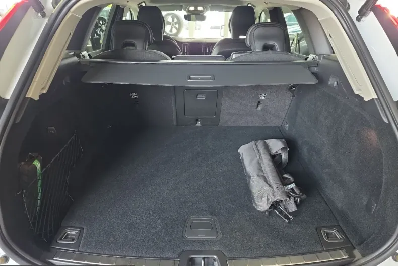 Volvo XC60 din 2022 cu 41.568 km - oferta VOL246721 - foto 14