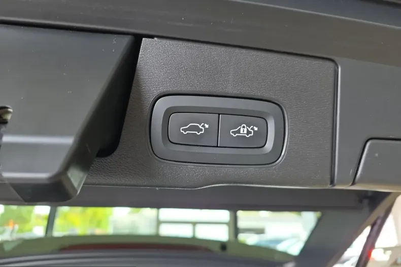 Volvo XC60 din 2022 cu 41.568 km - oferta VOL246721 - foto 15