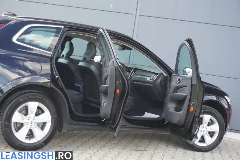 Volvo XC60 din 2023 cu 47.300 km - oferta VOL246724 - foto 8