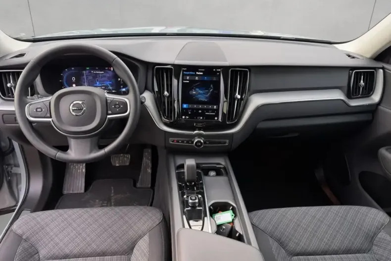 Volvo XC60 din 2023 cu 25.153 km - oferta VOL246725 - foto 11