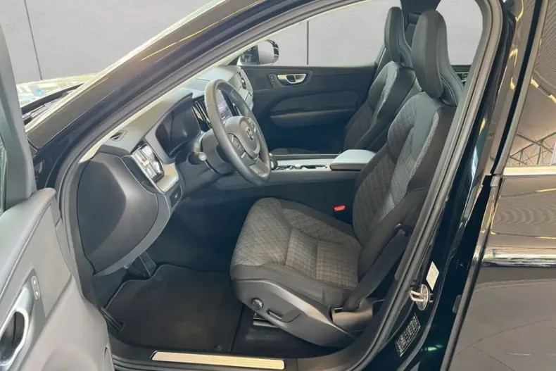 Volvo XC60 din 2023 cu 47.328 km - oferta VOL246726 - foto 9