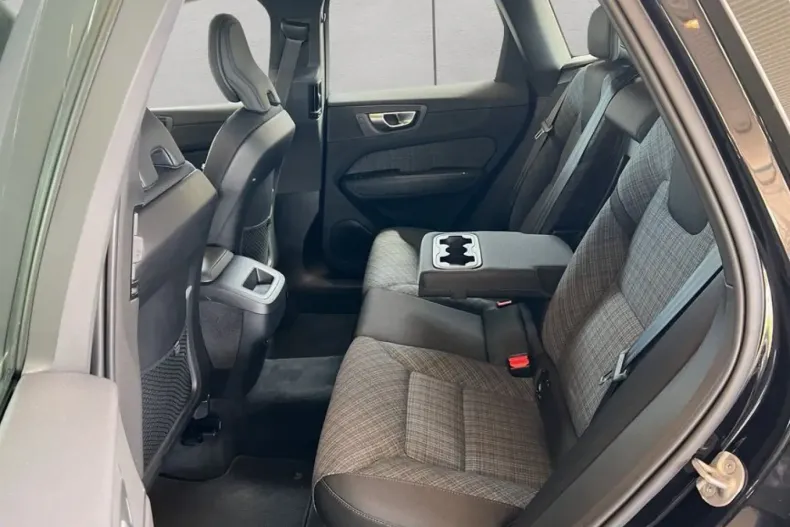 Volvo XC60 din 2023 cu 47.328 km - oferta VOL246726 - foto 16