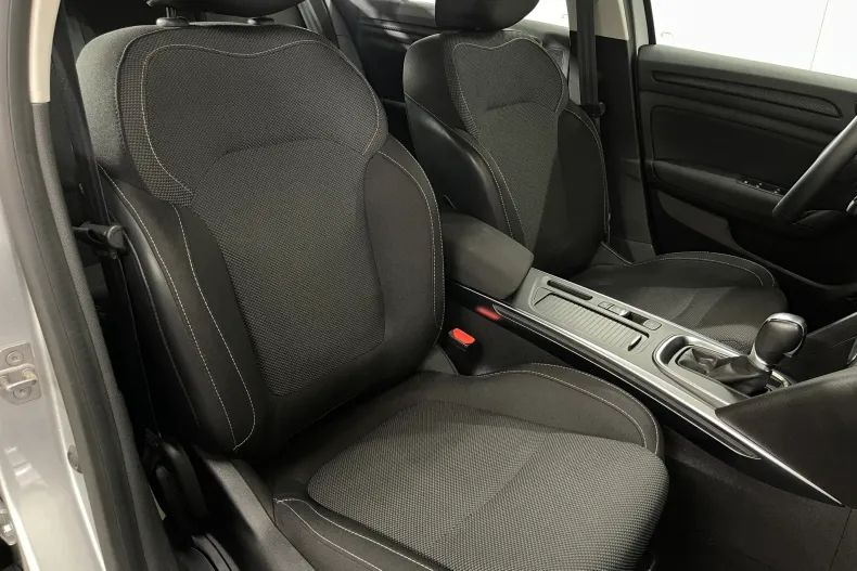 Renault Megane din 2023 cu 49.814 km - oferta REN246732 - foto 9