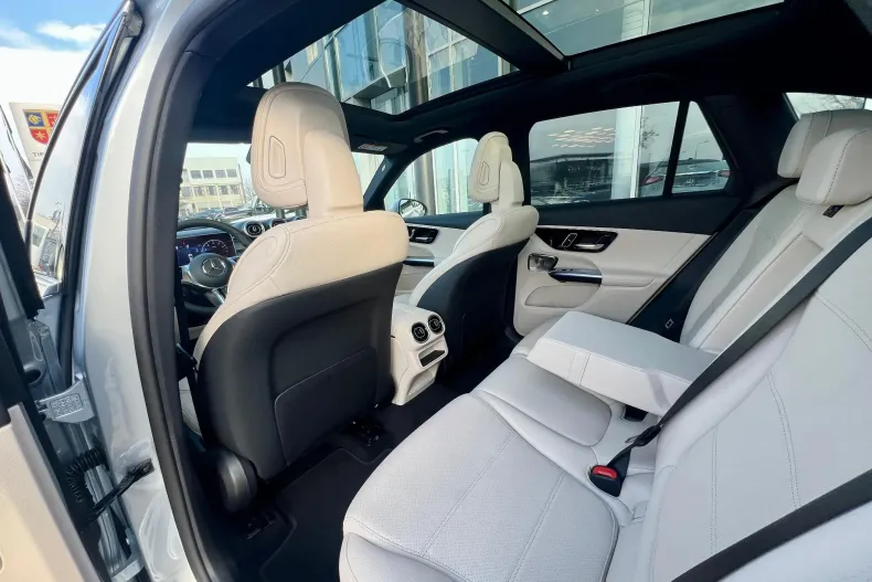 Mercedes-Benz GLC 200 (Clasa GLC) din 2025 cu 6 km - oferta MER246746 - foto 14