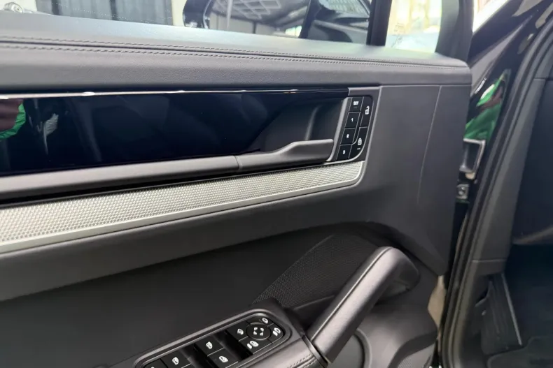 Porsche Cayenne din 2025 cu 23.000 km - oferta POR246750 - foto 24