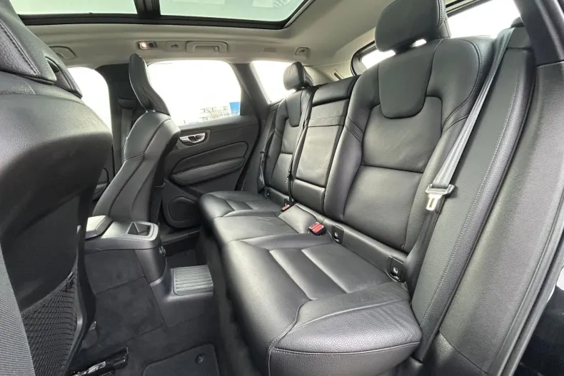 Volvo XC60 din 2022 cu 84.475 km - oferta VOL246754 - foto 10