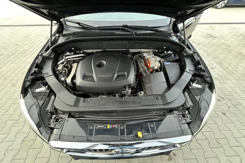 Volvo XC60 din 2022 cu 84.475 km - oferta VOL246754 - foto 36