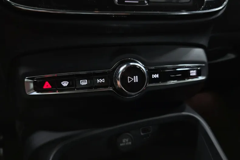 Volvo XC40 din 2022 cu 109.970 km - oferta VOL246769 - foto 25