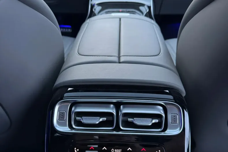 Mercedes-Benz S 63 AMG (Clasa S) din 2024 cu 49.800 km - oferta MER246773 - foto 30