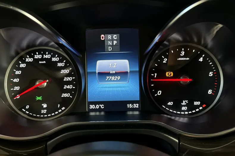 Mercedes-Benz V 250 (Clasa V) din 2023 cu 77.829 km - oferta MER246785 - foto 10