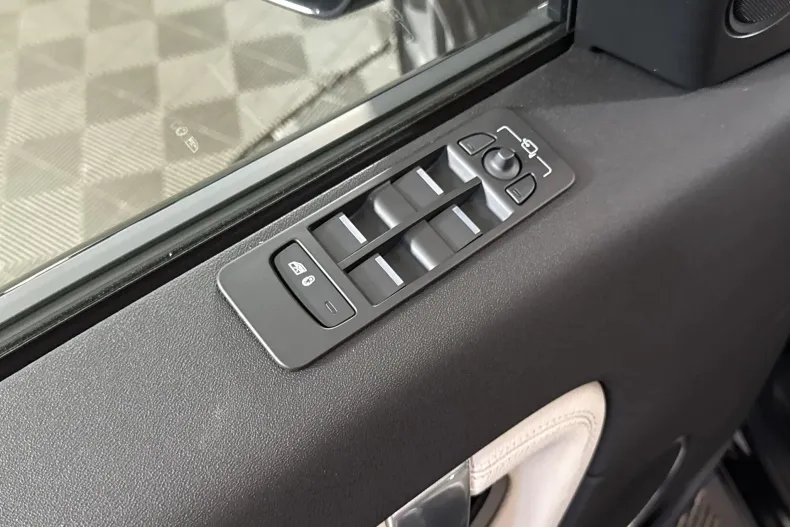 Land Rover Discovery Sport din 2025 cu 3.109 km - oferta LAN246786 - foto 14