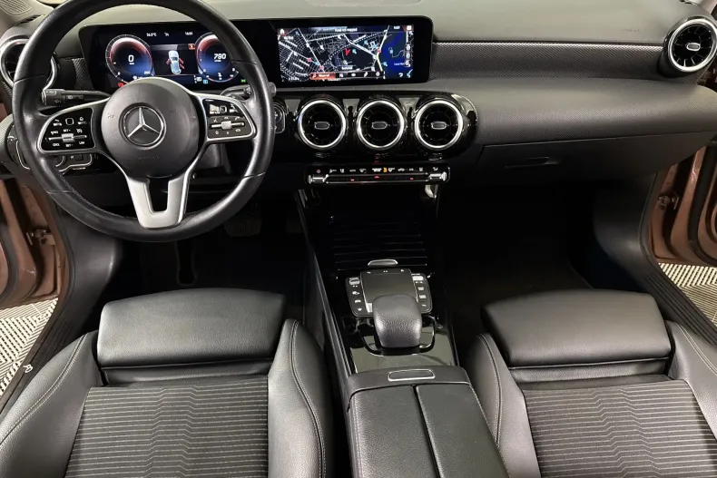Mercedes-Benz A 180 (Clasa A) din 2021 cu 53.977 km - oferta MER246787 - foto 9