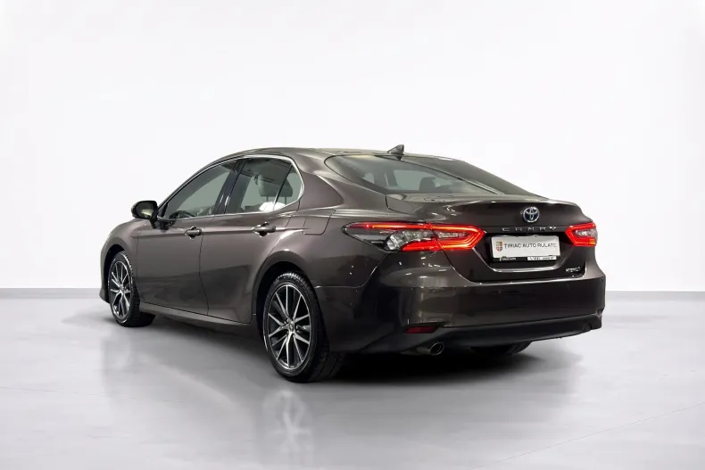 Toyota Camry din 2021 cu 88.643 km - oferta TOY246789 - foto 3