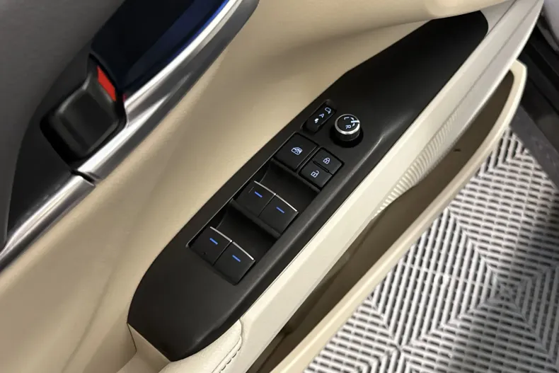 Toyota Camry din 2021 cu 88.643 km - oferta TOY246789 - foto 14