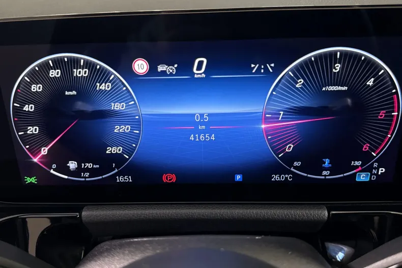 Mercedes-Benz GLA 200 (Clasa GLA) din 2025 cu 41.654 km - oferta MER246793 - foto 10