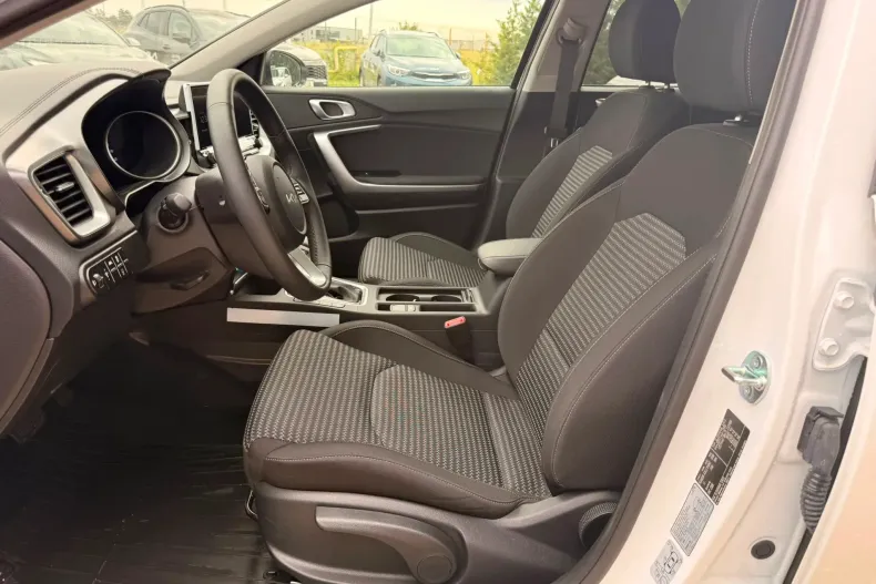 Kia XCeed din 2025 cu 2.300 km - oferta KIA246808 - foto 7