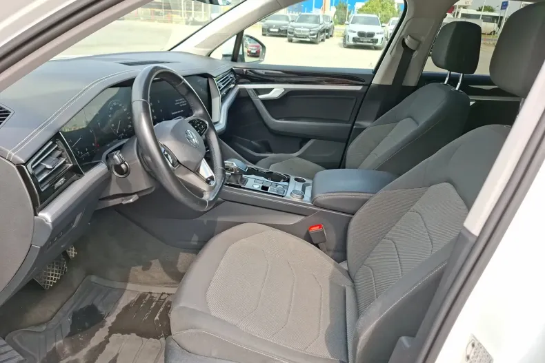 Volkswagen Touareg din 2021 cu 75.150 km - oferta VOL246815 - foto 7