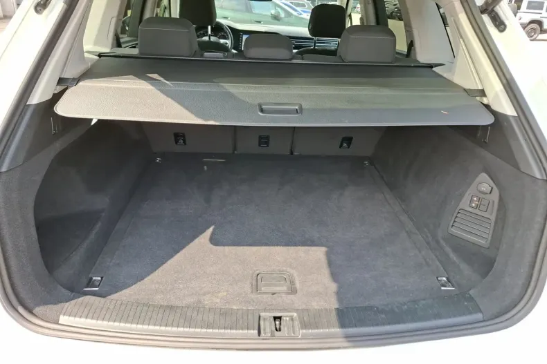 Volkswagen Touareg din 2021 cu 75.150 km - oferta VOL246815 - foto 17