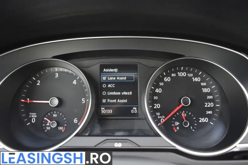 Volkswagen Passat din 2022 cu 50.133 km - oferta VOL246840 - foto 12