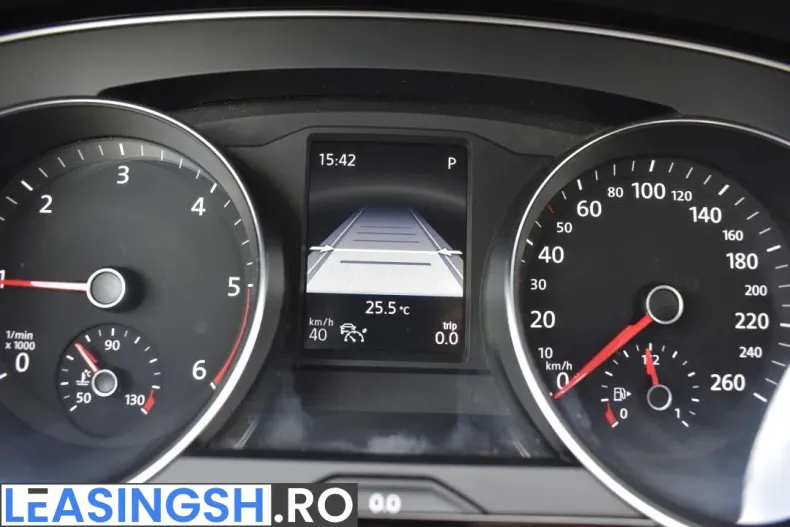 Volkswagen Passat din 2022 cu 50.133 km - oferta VOL246840 - foto 13