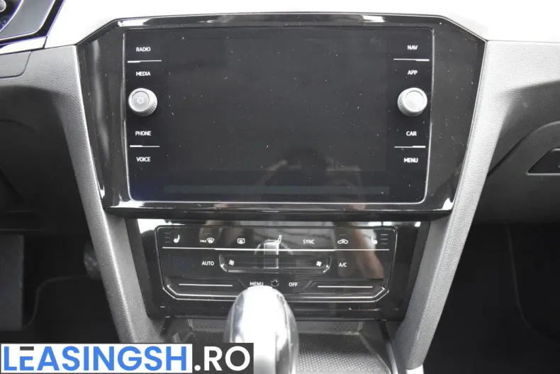 Volkswagen Passat din 2022 cu 50.133 km - oferta VOL246840 - foto 40