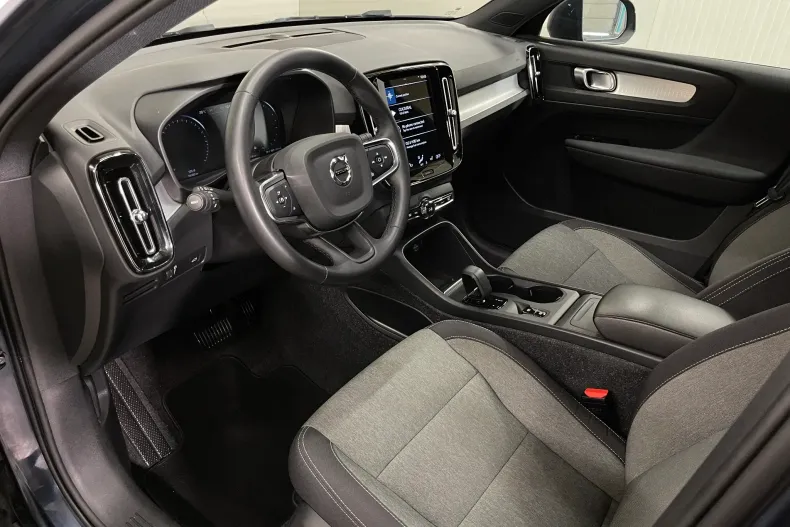 Volvo XC40 din 2021 cu 52.619 km - oferta VOL246851 - foto 5