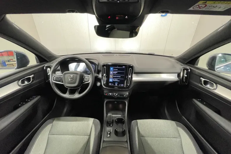 Volvo XC40 din 2021 cu 52.619 km - oferta VOL246851 - foto 7