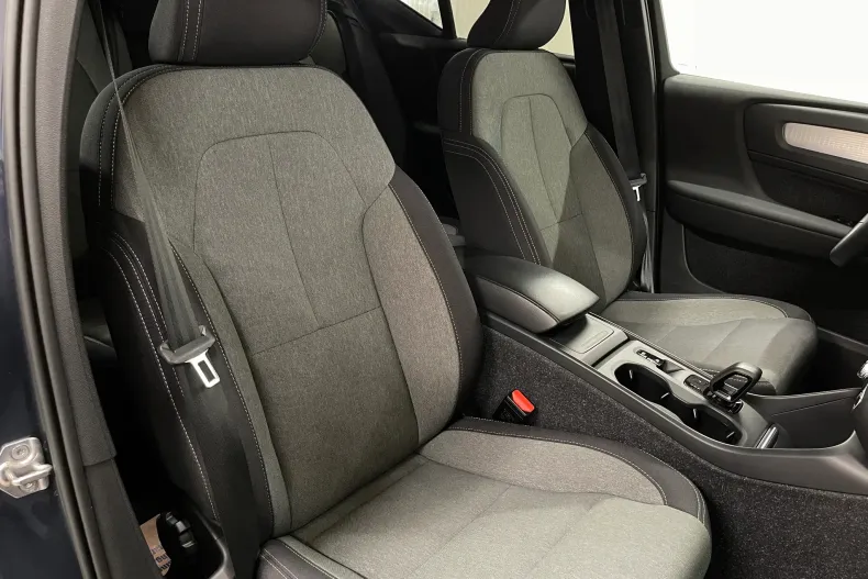 Volvo XC40 din 2021 cu 52.619 km - oferta VOL246851 - foto 9