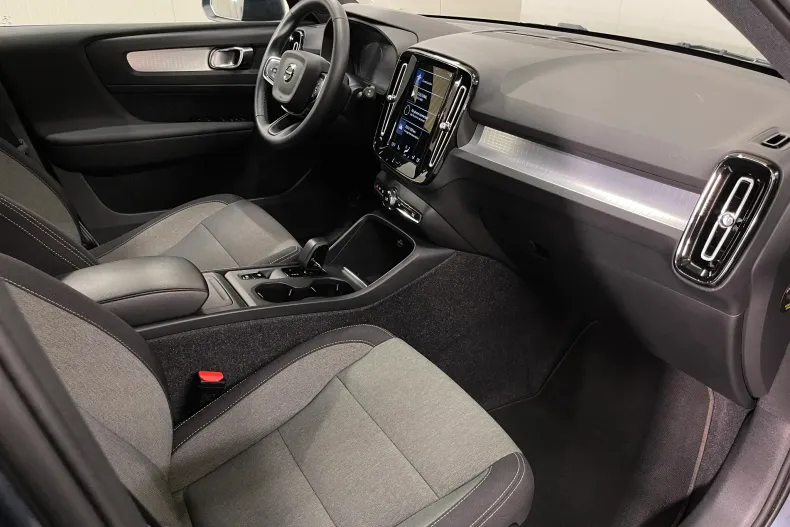 Volvo XC40 din 2021 cu 52.619 km - oferta VOL246851 - foto 10