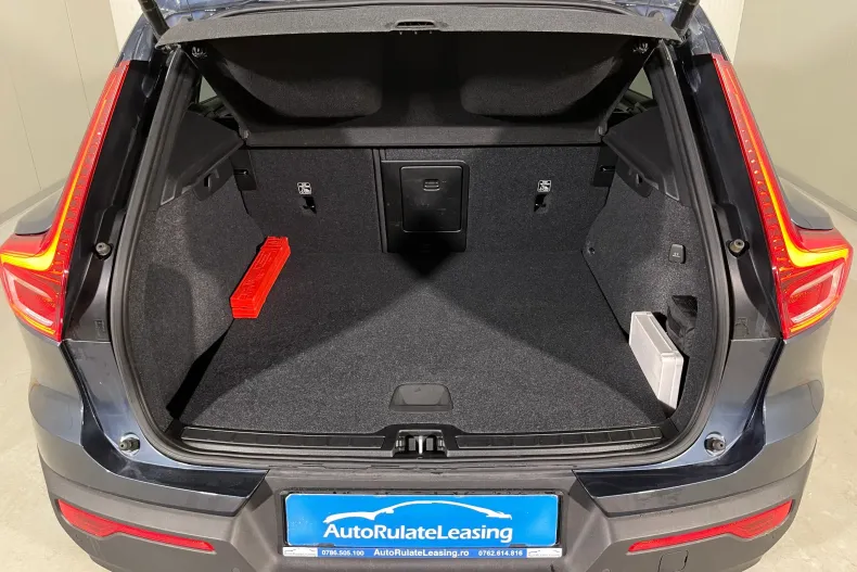 Volvo XC40 din 2021 cu 52.619 km - oferta VOL246851 - foto 12