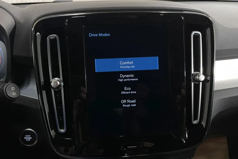 Volvo XC40 din 2021 cu 52.619 km - oferta VOL246851 - foto 19
