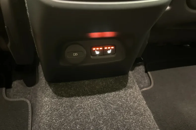 Volvo XC40 din 2021 cu 52.619 km - oferta VOL246851 - foto 21