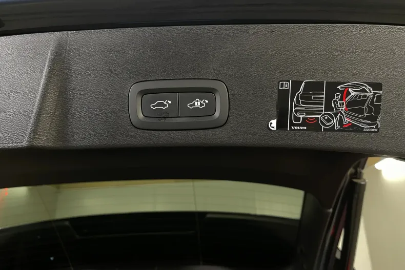Volvo XC40 din 2021 cu 52.619 km - oferta VOL246851 - foto 23