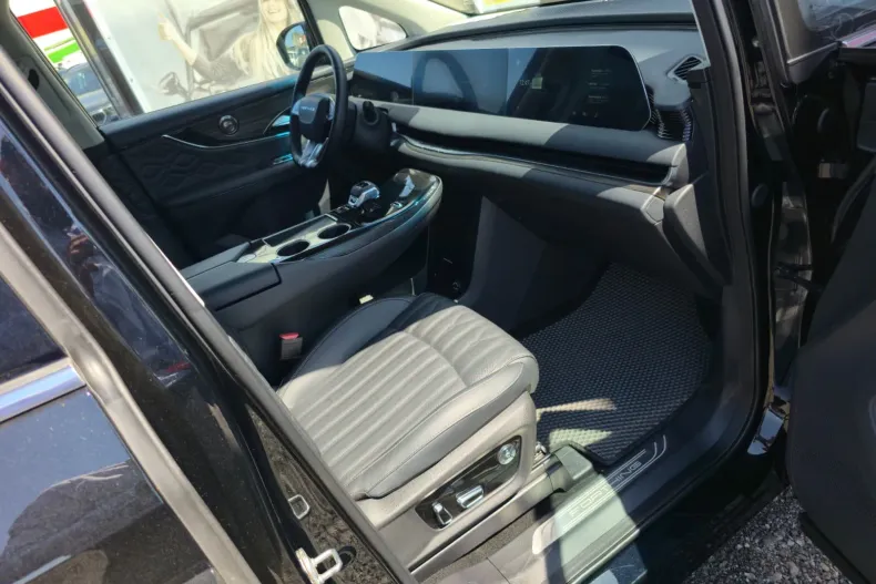 Forthing V9 din 2025 cu 24.753 km - oferta FOR246852 - foto 31