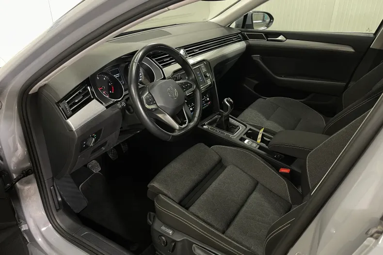 Volkswagen Passat din 2022 cu 82.300 km - oferta VOL246855 - foto 5