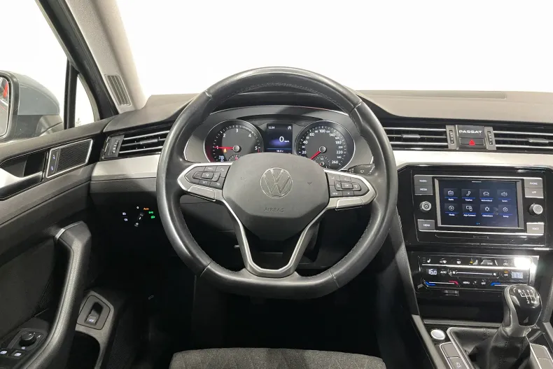 Volkswagen Passat din 2022 cu 82.300 km - oferta VOL246855 - foto 6