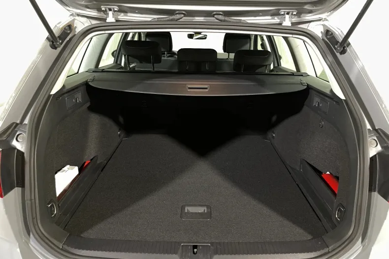 Volkswagen Passat din 2022 cu 82.300 km - oferta VOL246855 - foto 12