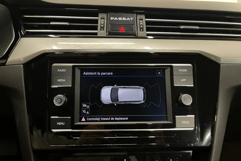 Volkswagen Passat din 2022 cu 82.300 km - oferta VOL246855 - foto 13
