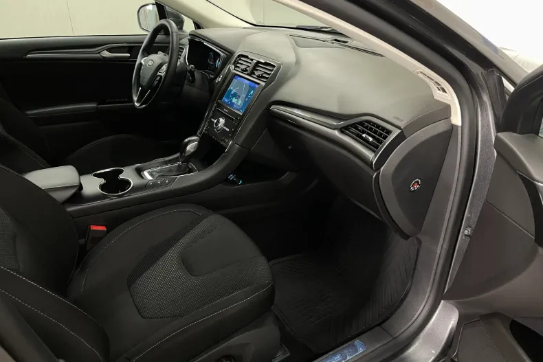 Ford Mondeo din 2022 cu 120.221 km - oferta FOR246857 - foto 9